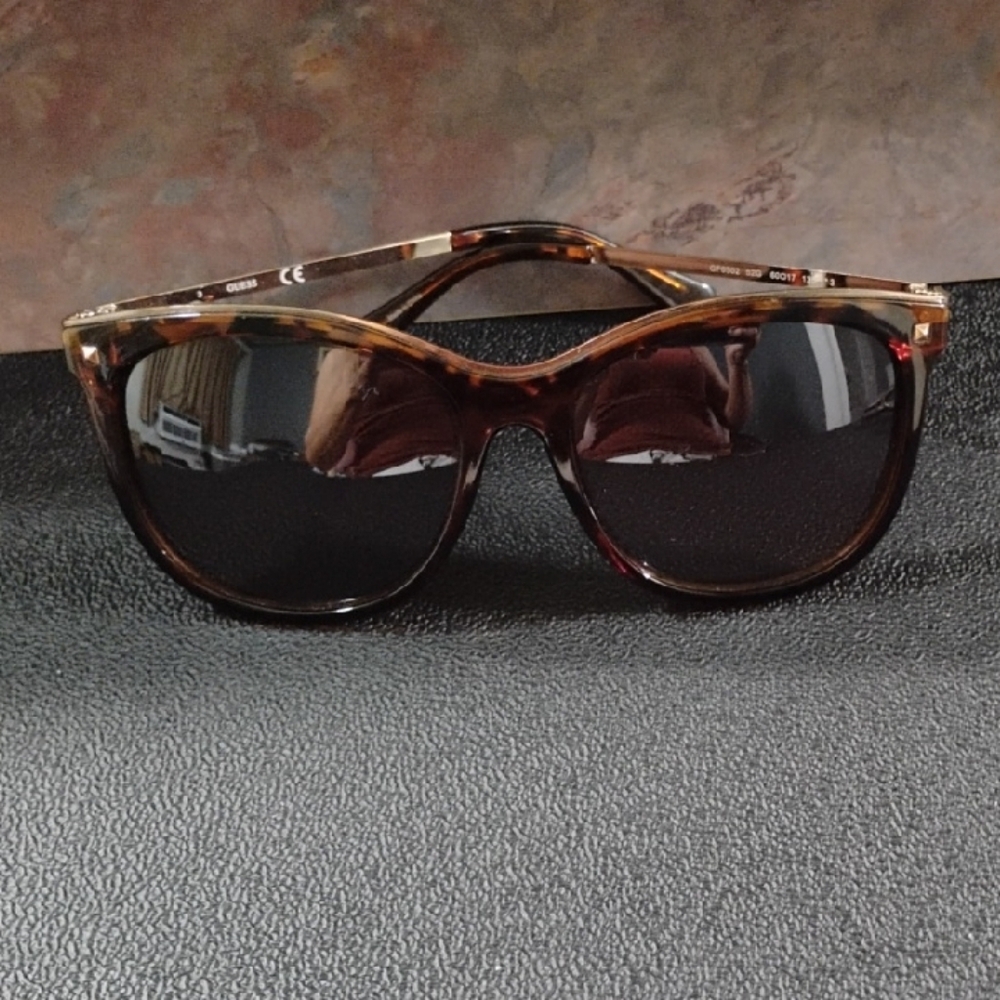 Guess Brown Fashion Sunglasses with Tortoiseshell Frames